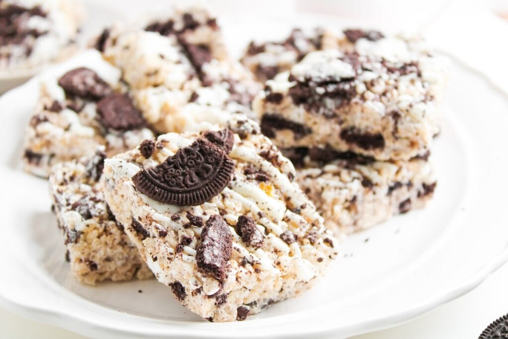 Oreo Rice Krispies pieces on tray.